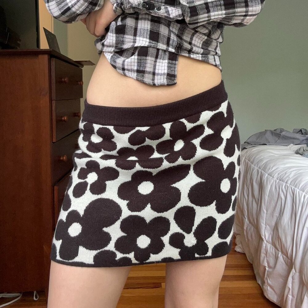 70s Knit Flower Mini-Skirt